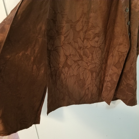 100% Silk Sleeveless Button Down - Picture 6 of 6